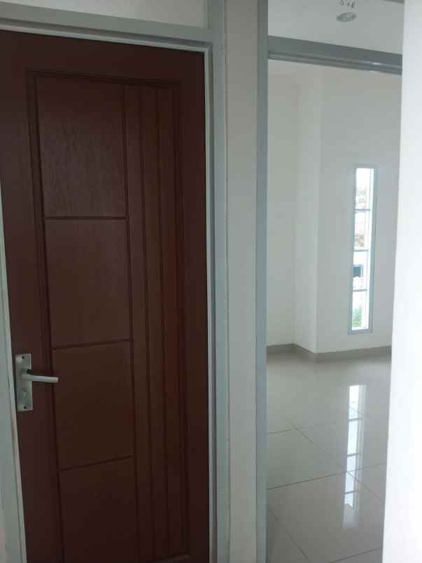 dijual rumah jl sudirman pd jaya kec