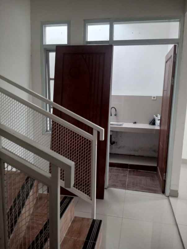 dijual rumah jl sudirman pd jaya kec