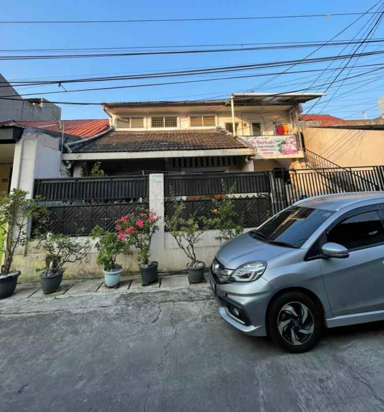 dijual rumah jl wijaya no 18 lembah