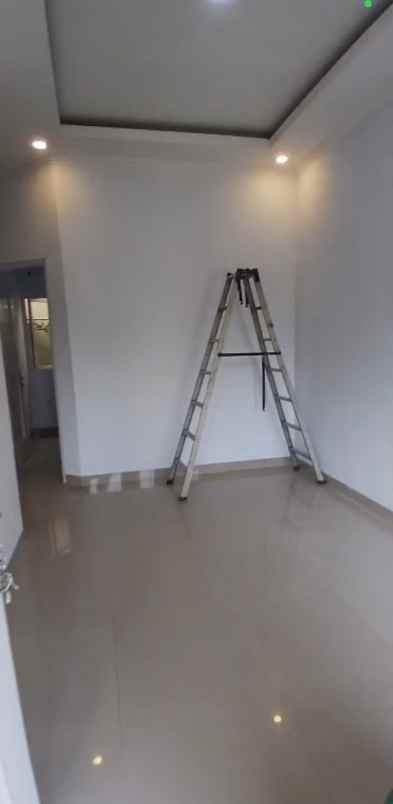 dijual rumah kalibaru cilodong depok