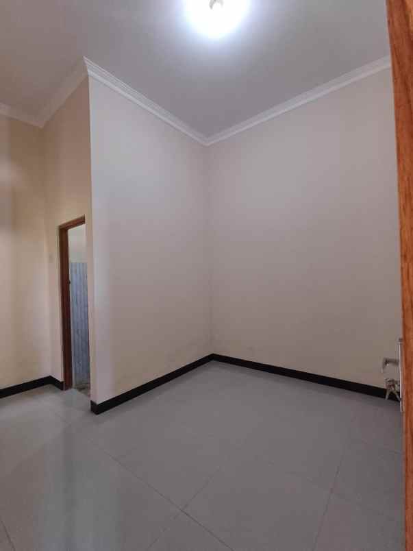 dijual rumah kalitirto