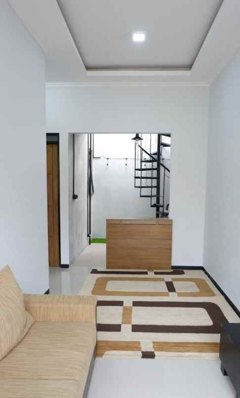 dijual rumah karyawangi cihanjuang cimahi