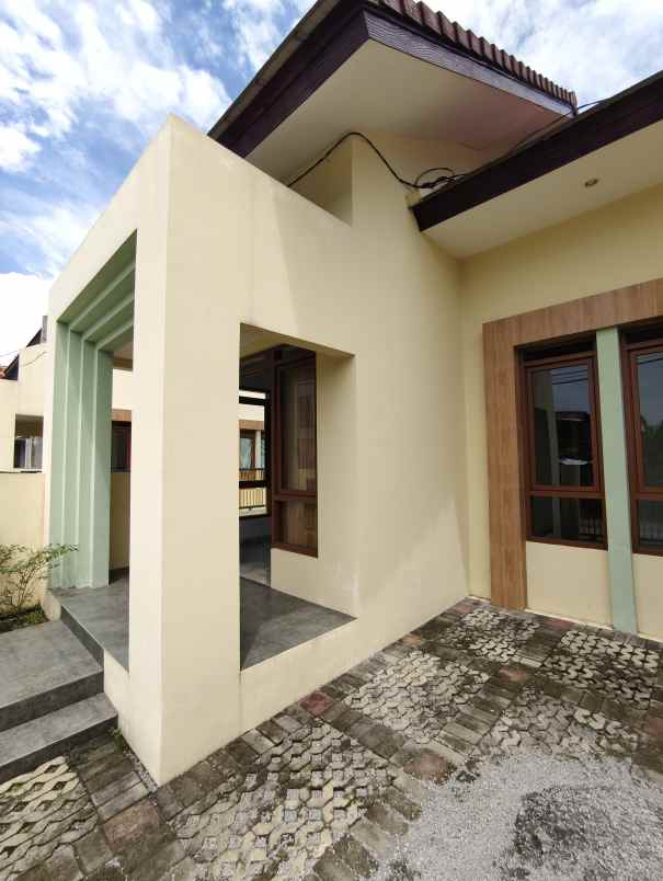 dijual rumah kav geology cisaranten