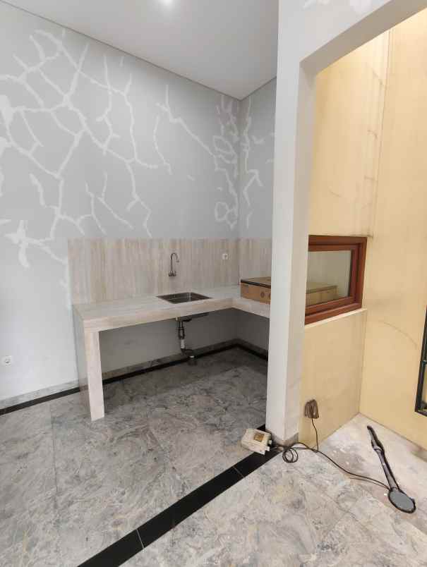 dijual rumah kav geology cisaranten