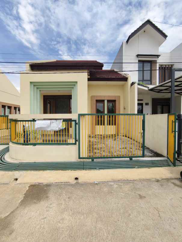 dijual rumah kav geology cisaranten