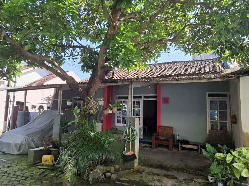 dijual rumah kebonsari