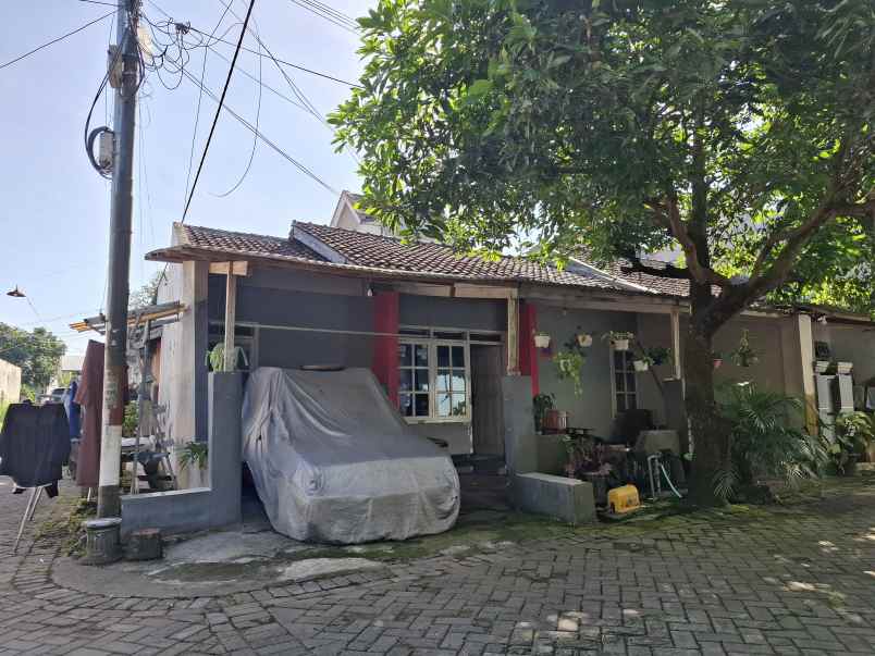 dijual rumah kebonsari