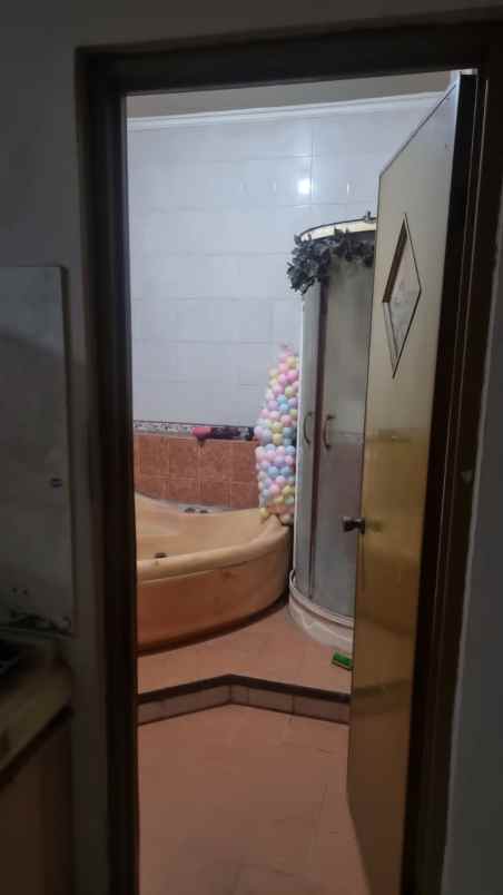 dijual rumah kebraon