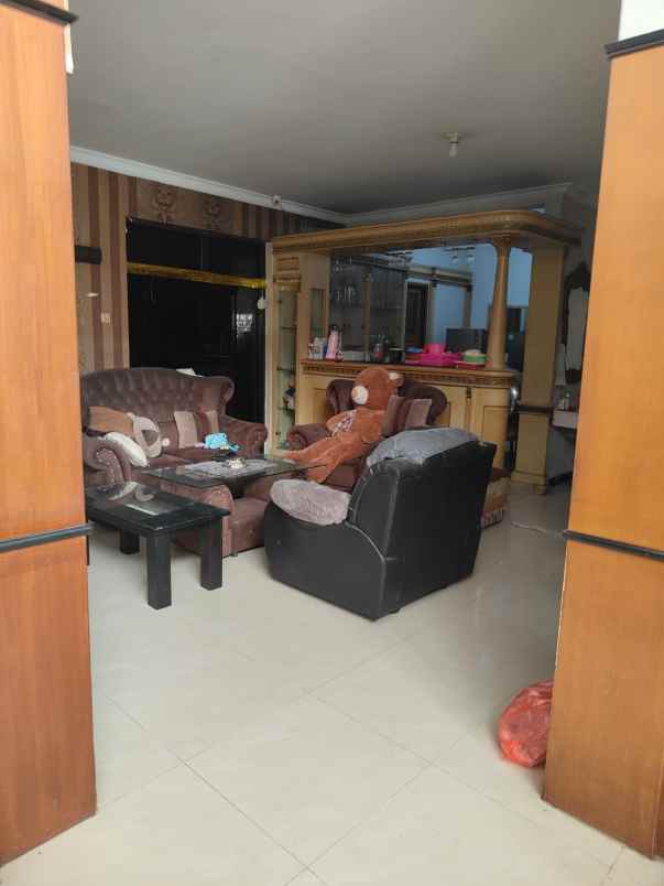 dijual rumah kebraon