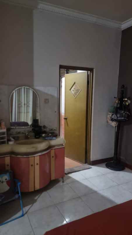 dijual rumah kebraon