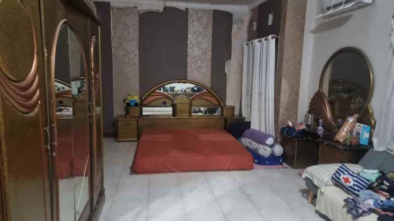 dijual rumah kebraon