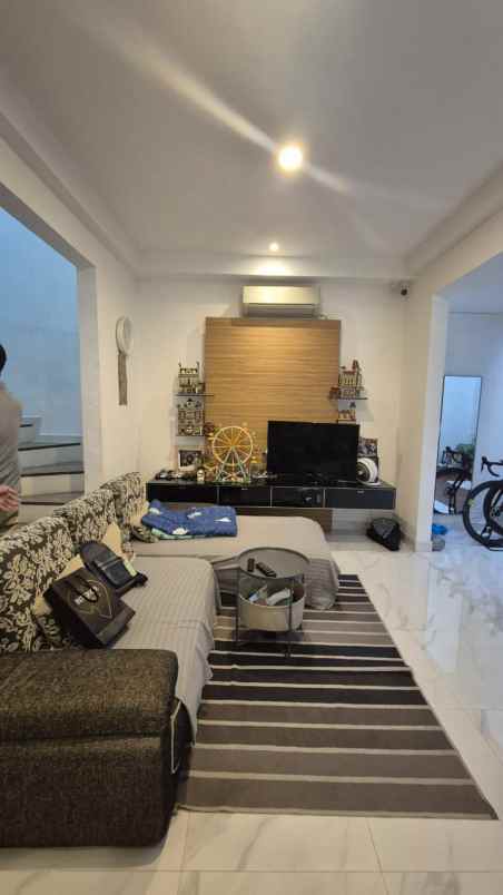 dijual rumah kelapa gading