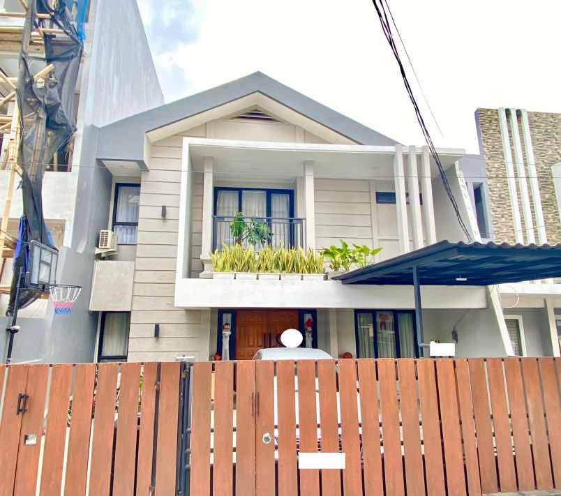 dijual rumah kelapa gading