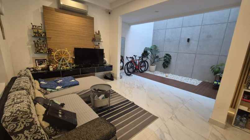 dijual rumah kelapa gading