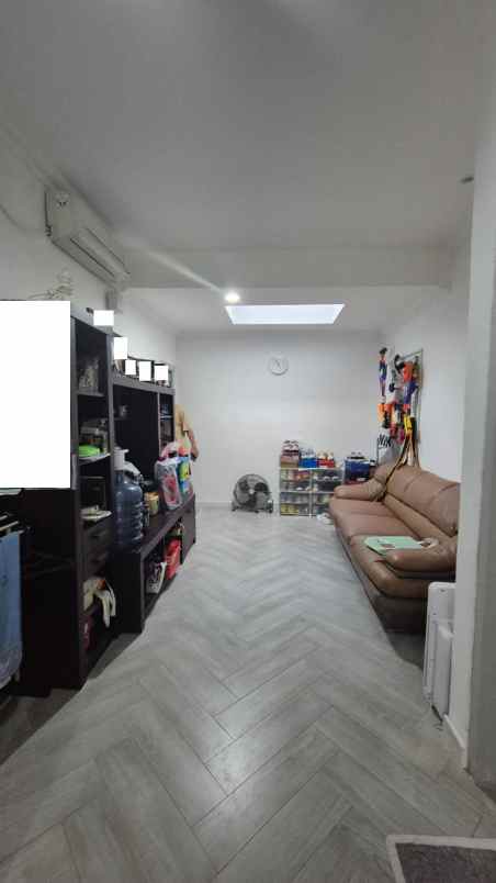 dijual rumah kelapa gading