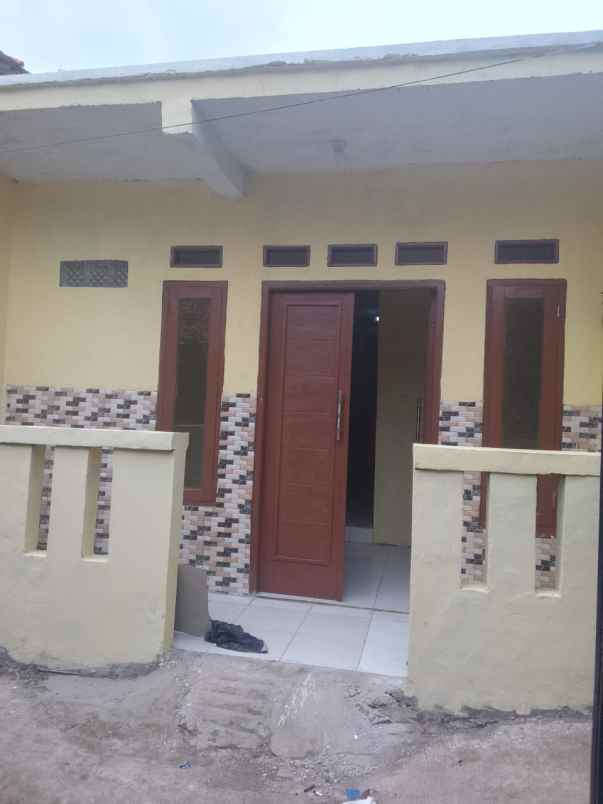 dijual rumah kelurahan pondok kacang