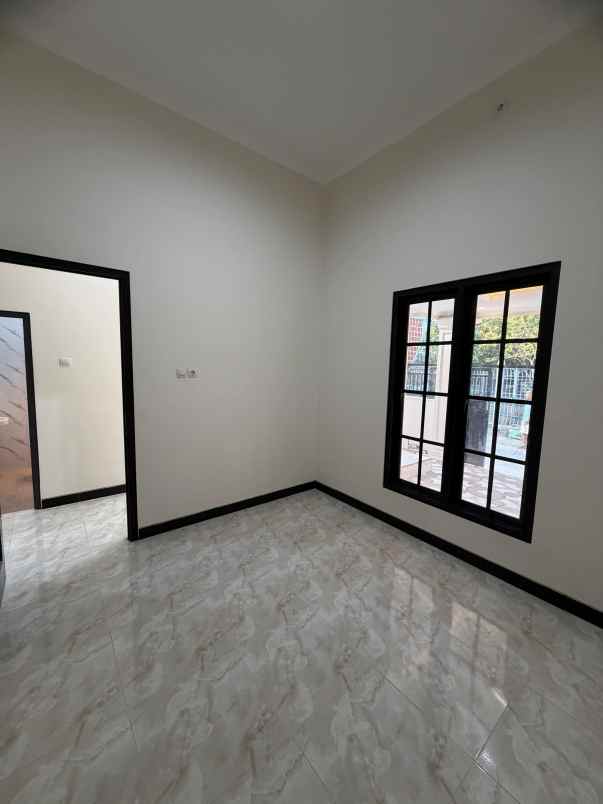 dijual rumah kemlaten sawah