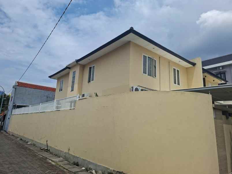 dijual rumah klampis aji