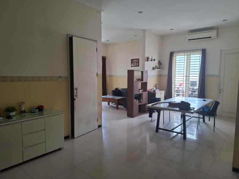 dijual rumah klampis aji
