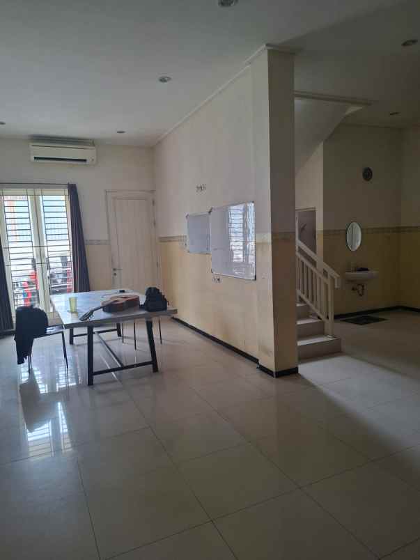 dijual rumah klampis aji