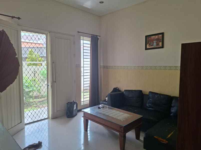 dijual rumah klampis aji