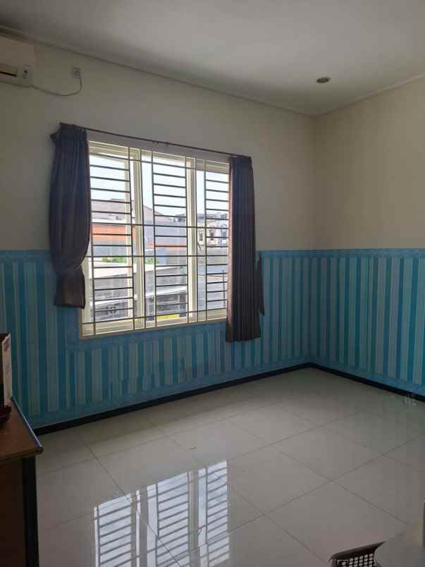 dijual rumah klampis aji