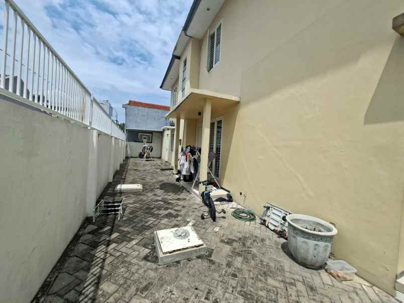 dijual rumah klampis aji