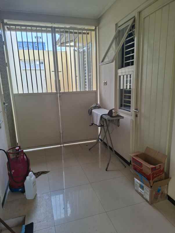 dijual rumah klampis aji