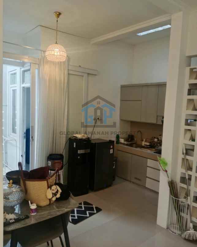 dijual rumah klasik modern siap huni lingkungan asri