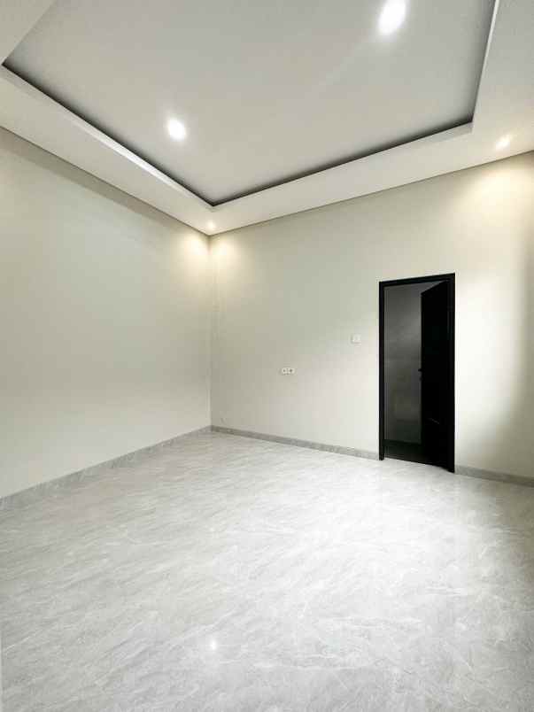 dijual rumah klender duren sawit