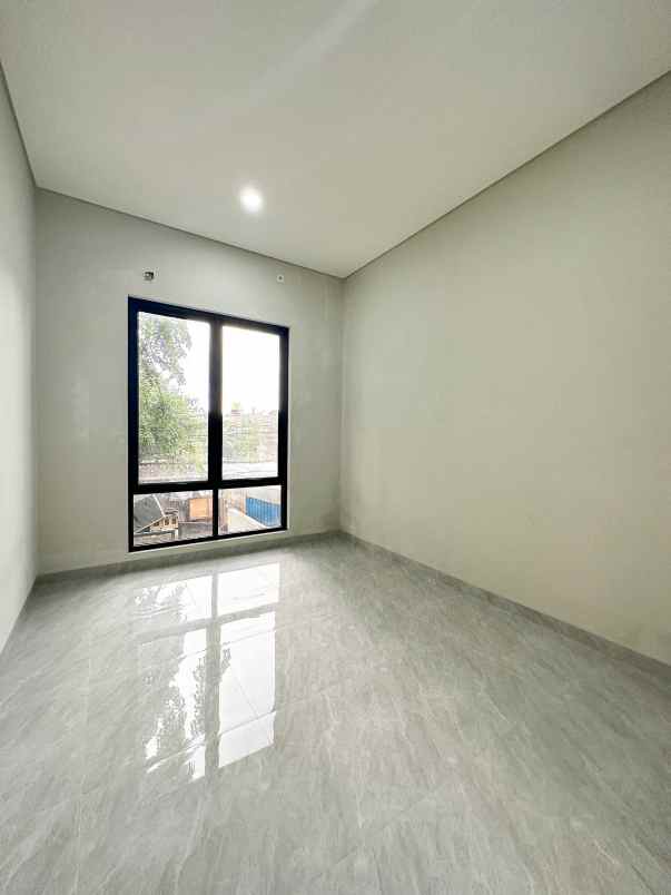 dijual rumah klender duren sawit