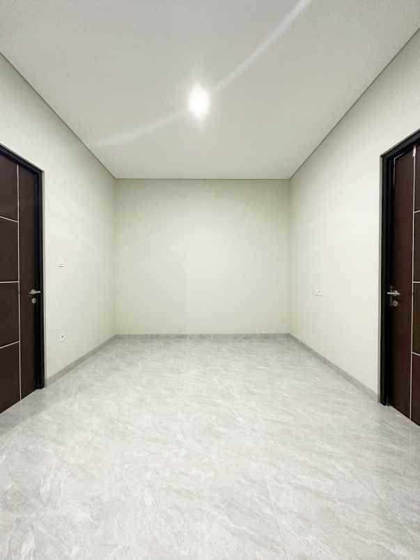 dijual rumah klender duren sawit