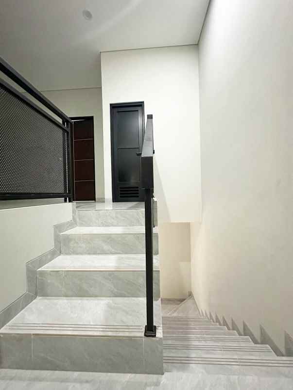 dijual rumah klender duren sawit