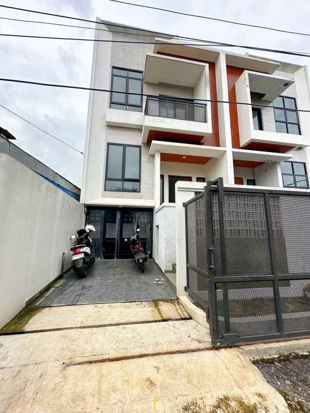 dijual rumah klender duren sawit