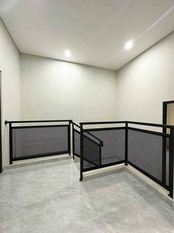 dijual rumah klender duren sawit
