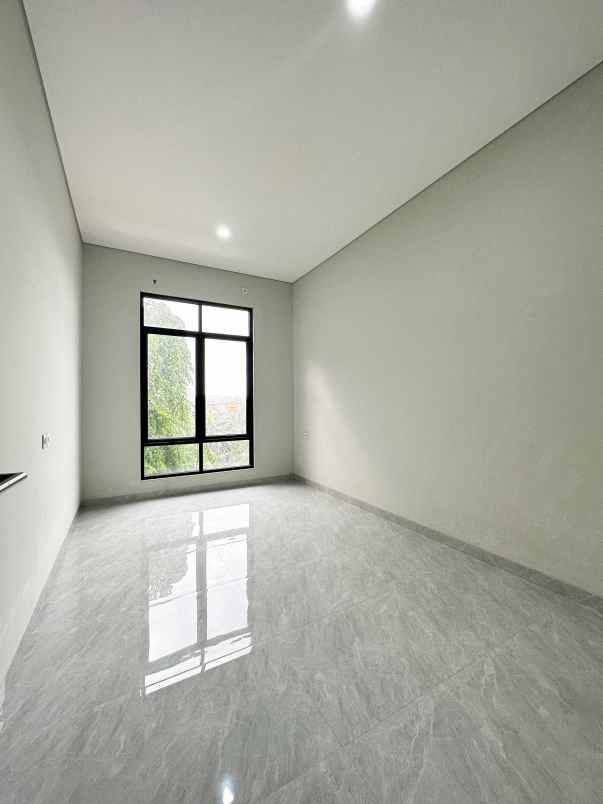 dijual rumah klender duren sawit