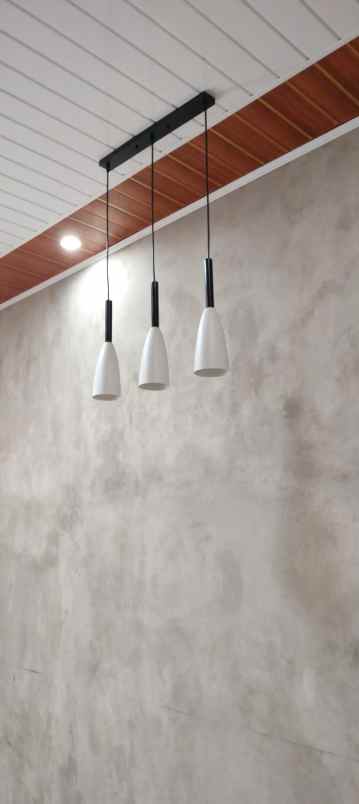 dijual rumah komp villa japos jalan