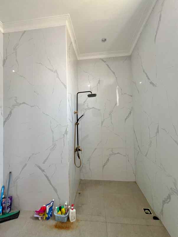 dijual rumah komplek balista cikole lembang