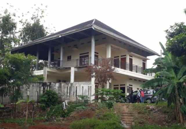 dijual rumah komplek batan indah kel