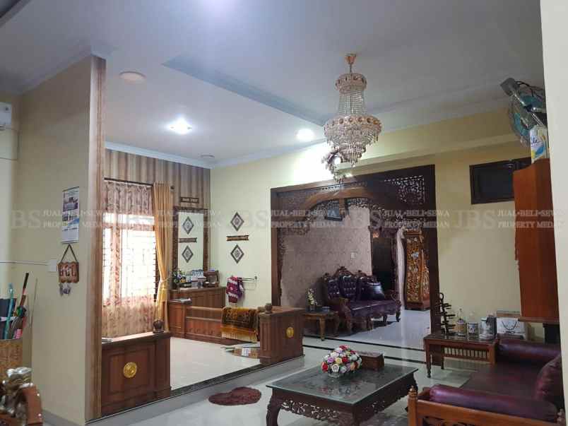 dijual rumah komplek bukit johor mas