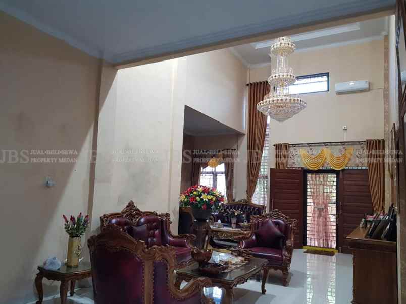 dijual rumah komplek bukit johor mas