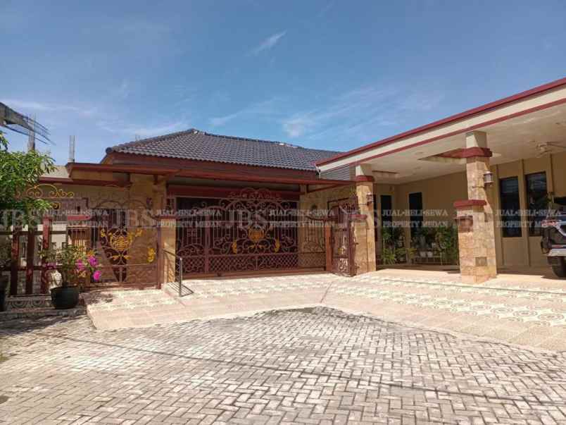 dijual rumah komplek bukit johor mas