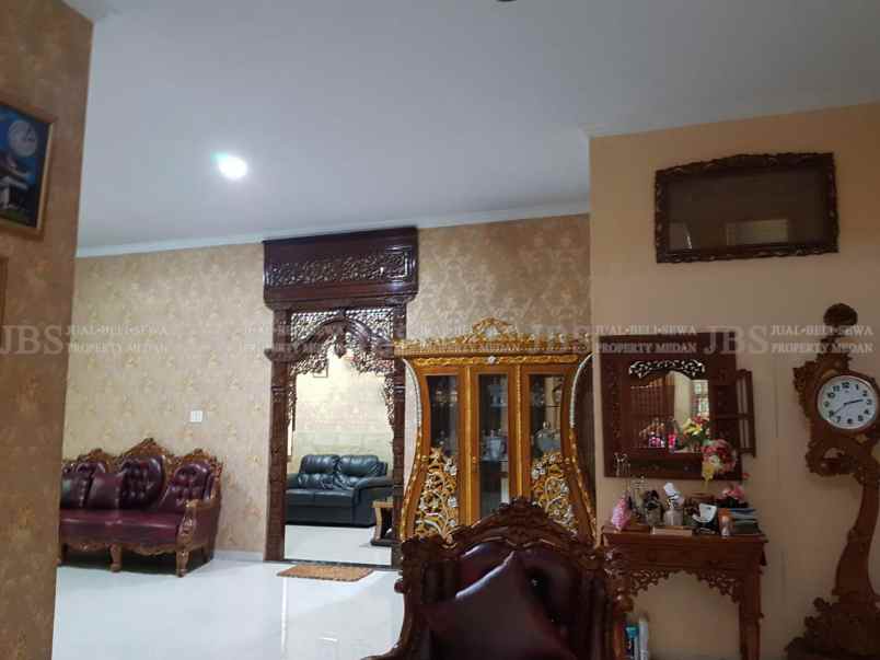 dijual rumah komplek bukit johor mas