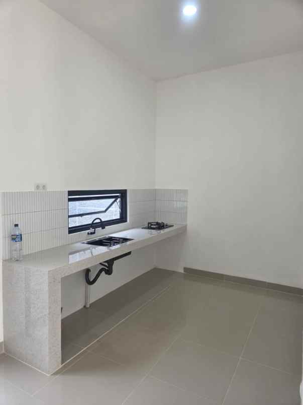 dijual rumah komplek bukit nusa indah