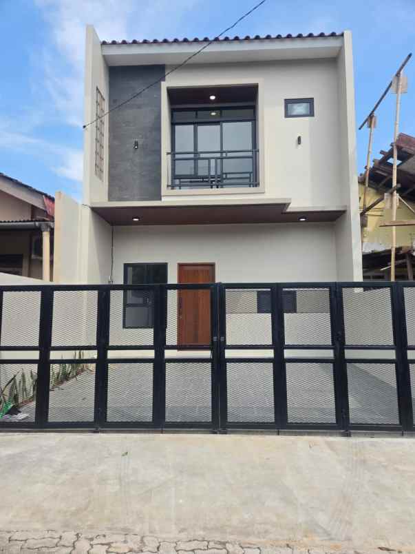 dijual rumah komplek bukit nusa indah