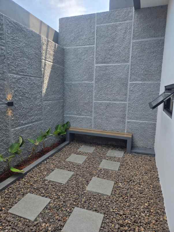 dijual rumah komplek bukit nusa indah