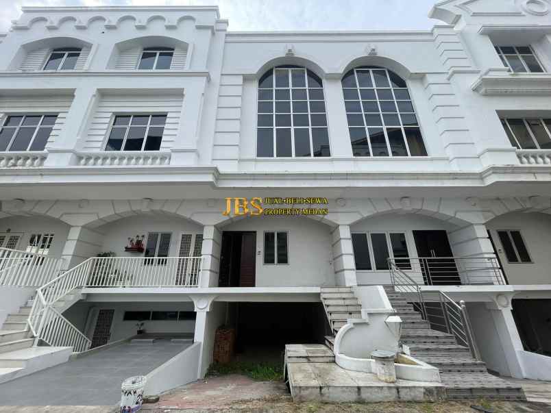 dijual rumah komplek cemara asri