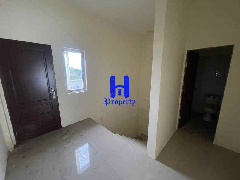 dijual rumah komplek cemara asri