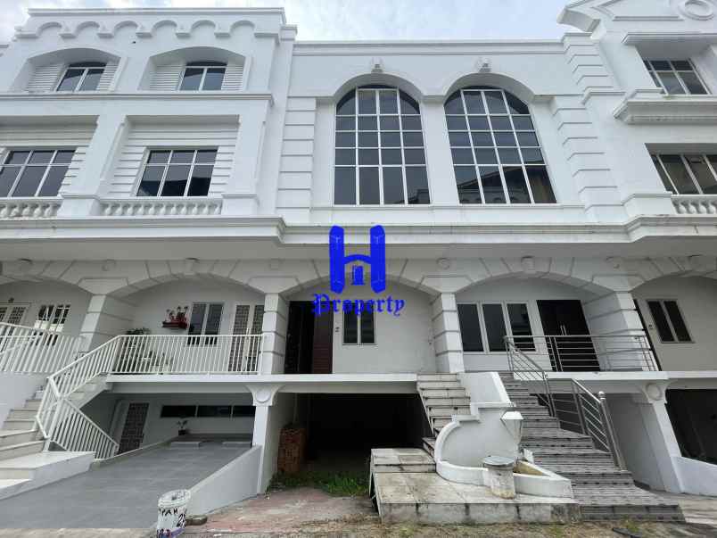 dijual rumah komplek cemara asri