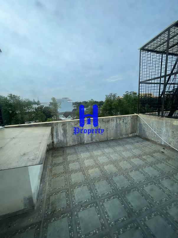 dijual rumah komplek cemara asri